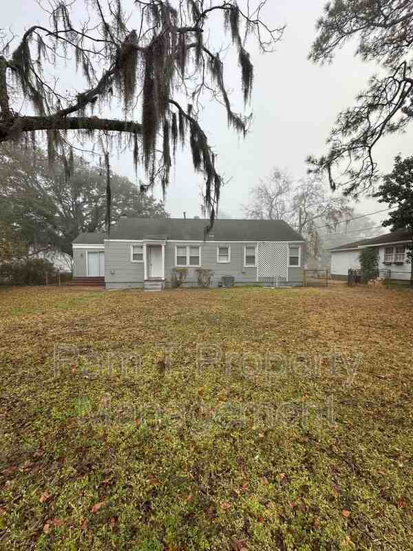 123 E Derenne Ave - Photo 3 of 24