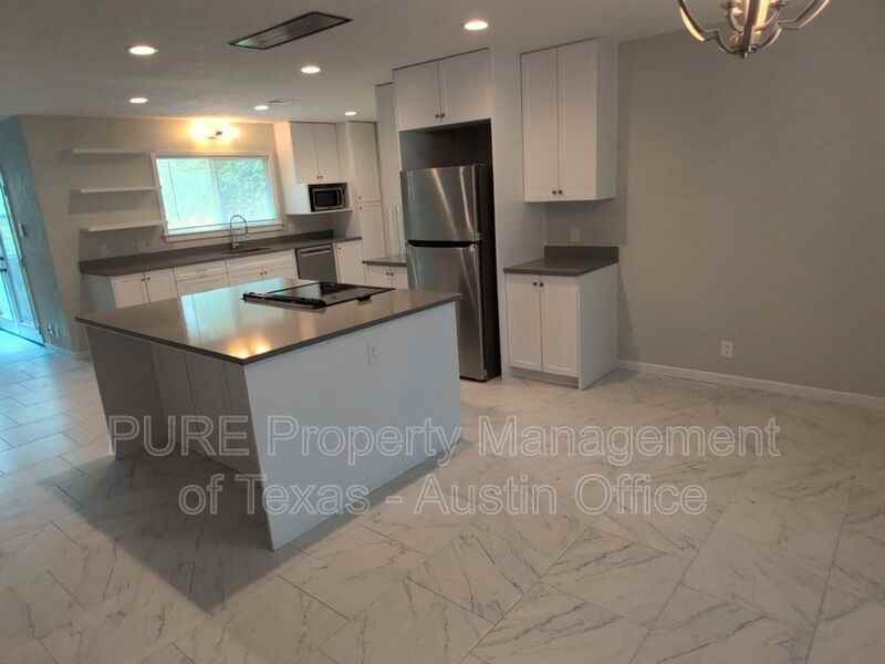 3005 Loyola Ln - Photo 3 of 13