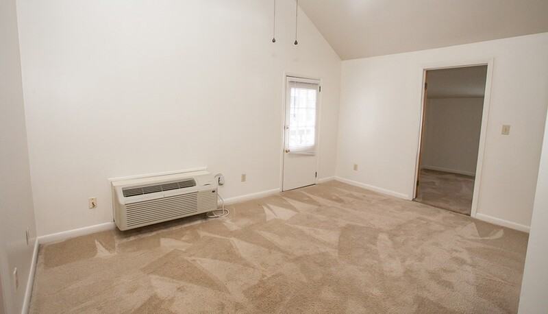 547 Layman Ave #3 - Photo 4 of 10