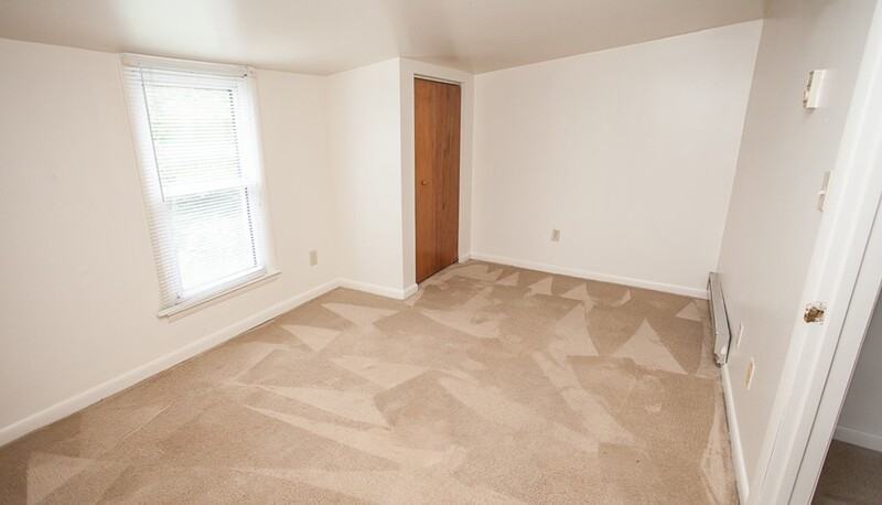 547 Layman Ave #3 - Photo 7 of 10