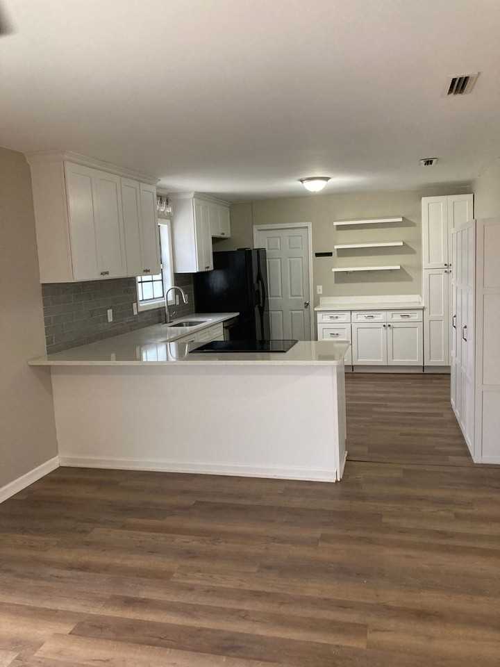 311 Dixie Dr - Photo 5 of 23