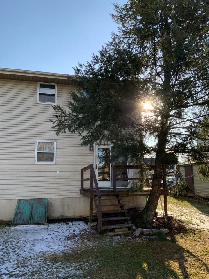 415 S Plum St - Photo 2 of 2