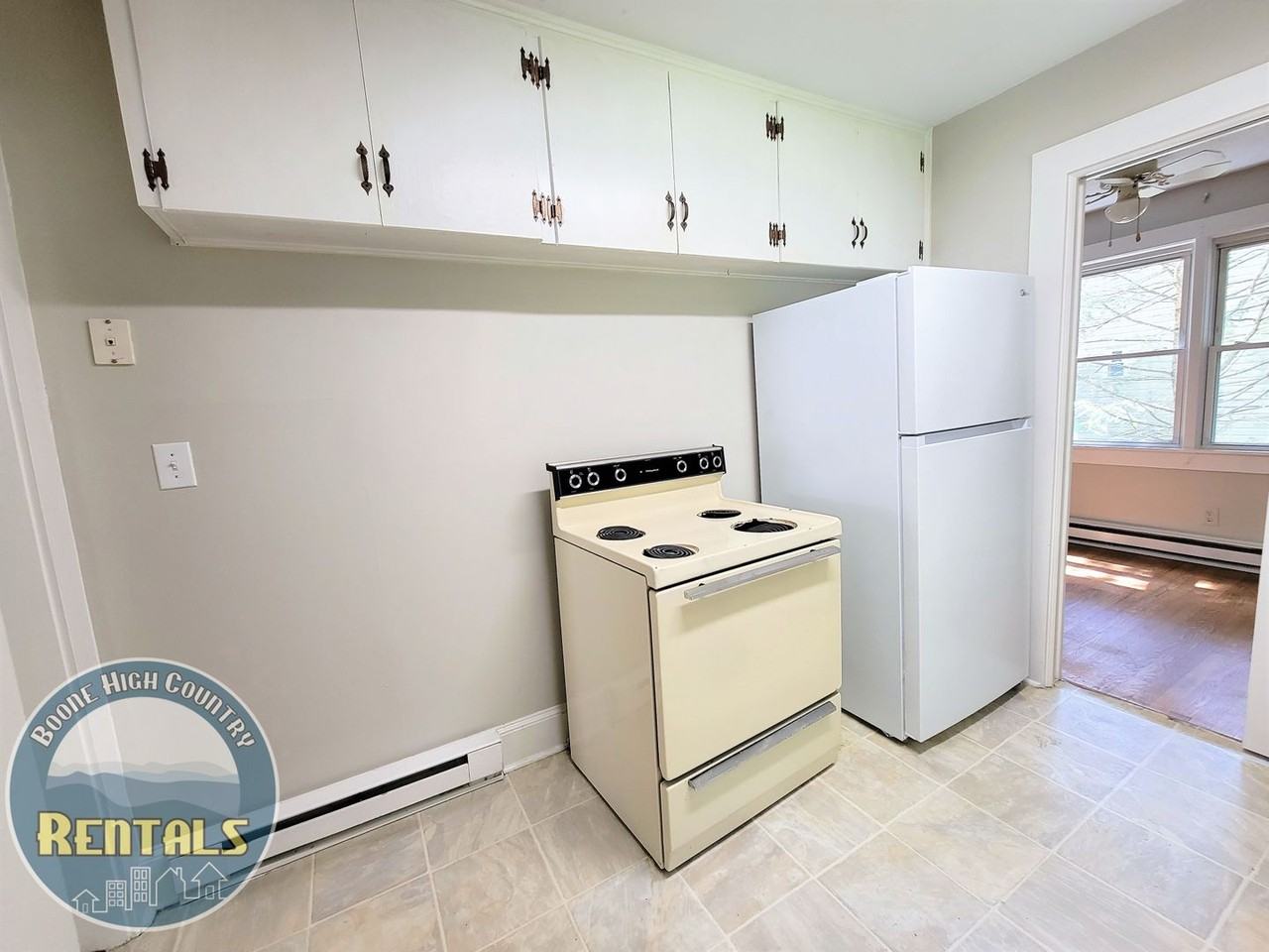 252 Faculty St - Photo 6 of 17