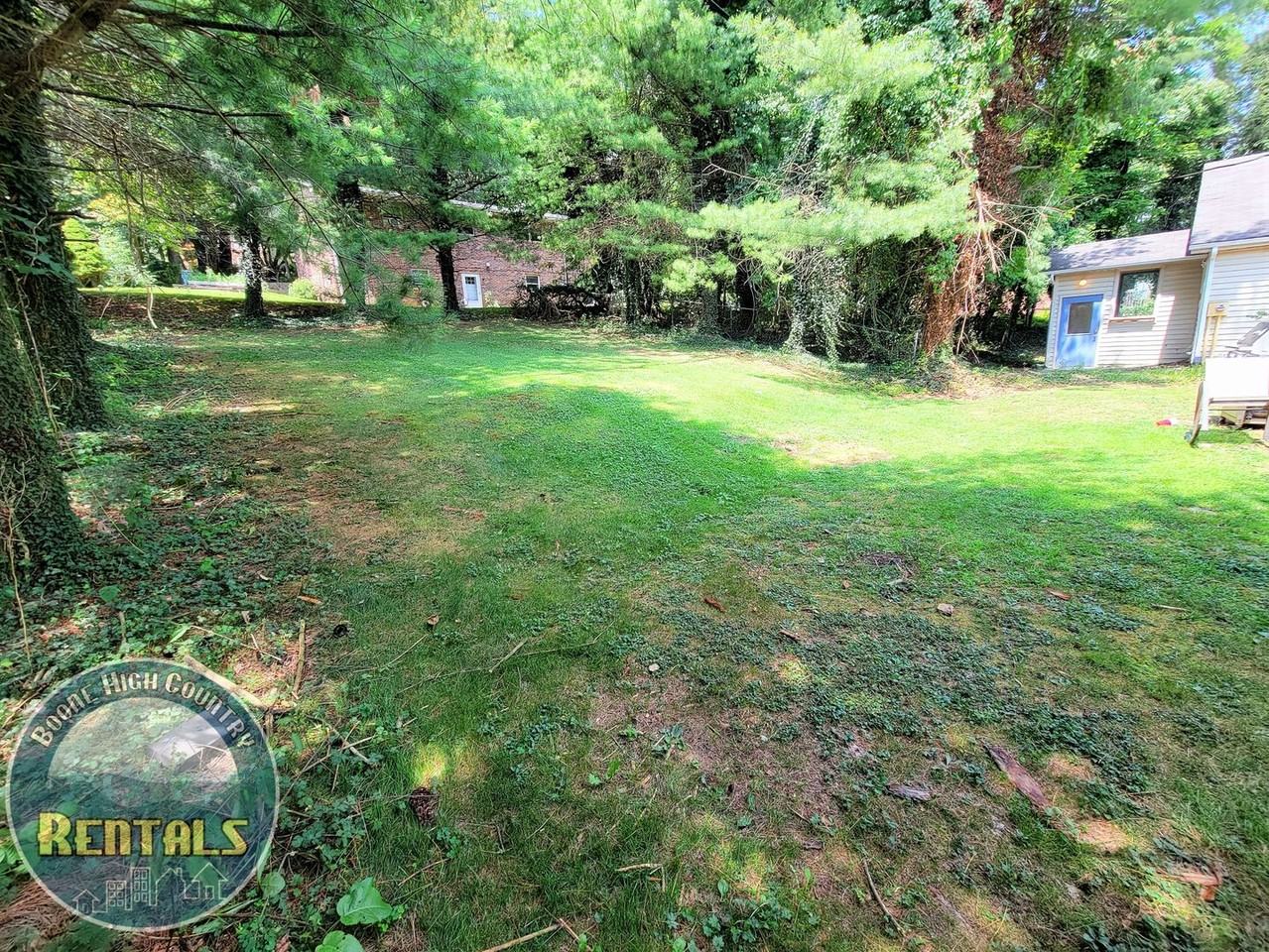 252 Faculty St - Photo 3 of 17