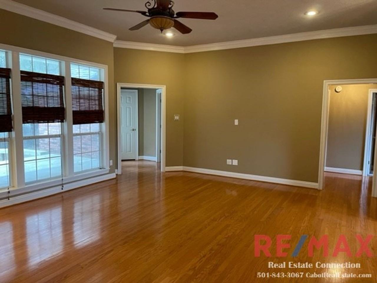 22 Turnberry Ln - Photo 3 of 15