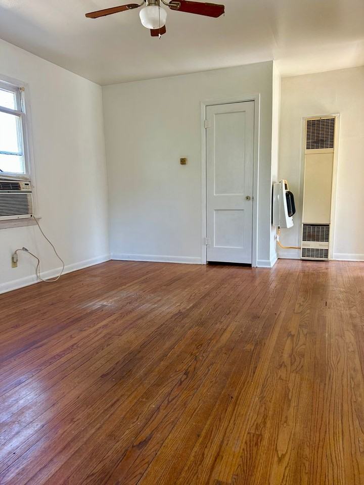 819 1/2 Boulevard St - Photo 2 of 5