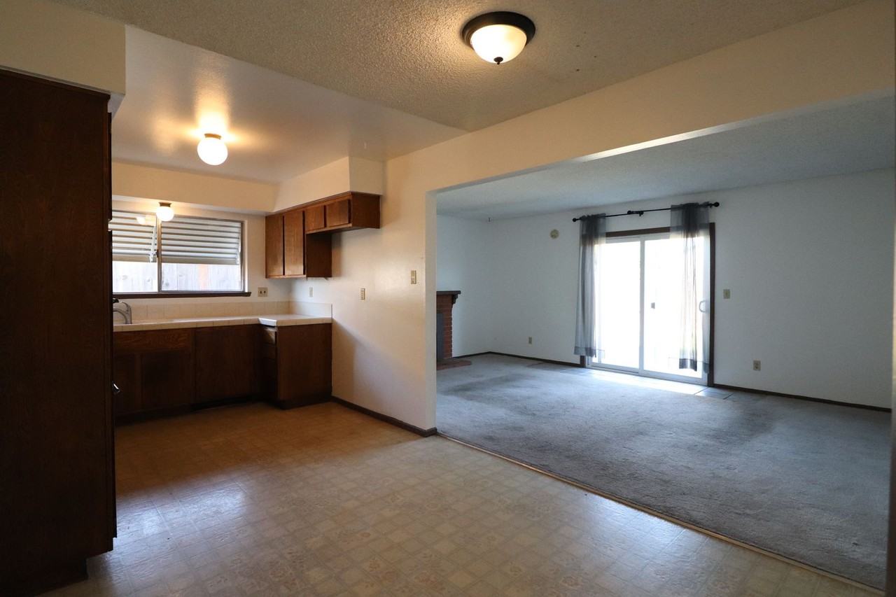 615 E Mcelhany Ave - Photo 2 of 12