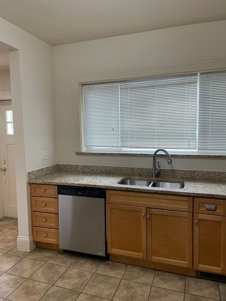 3580 Burch Ave - Photo 3 of 32