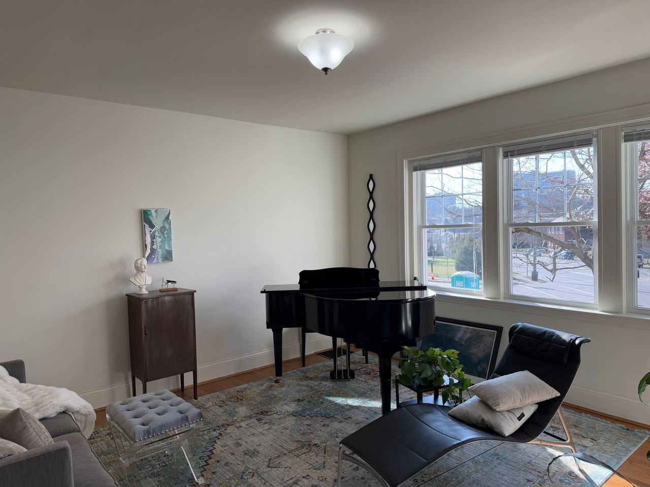 3580 Burch Ave - Photo 5 of 32