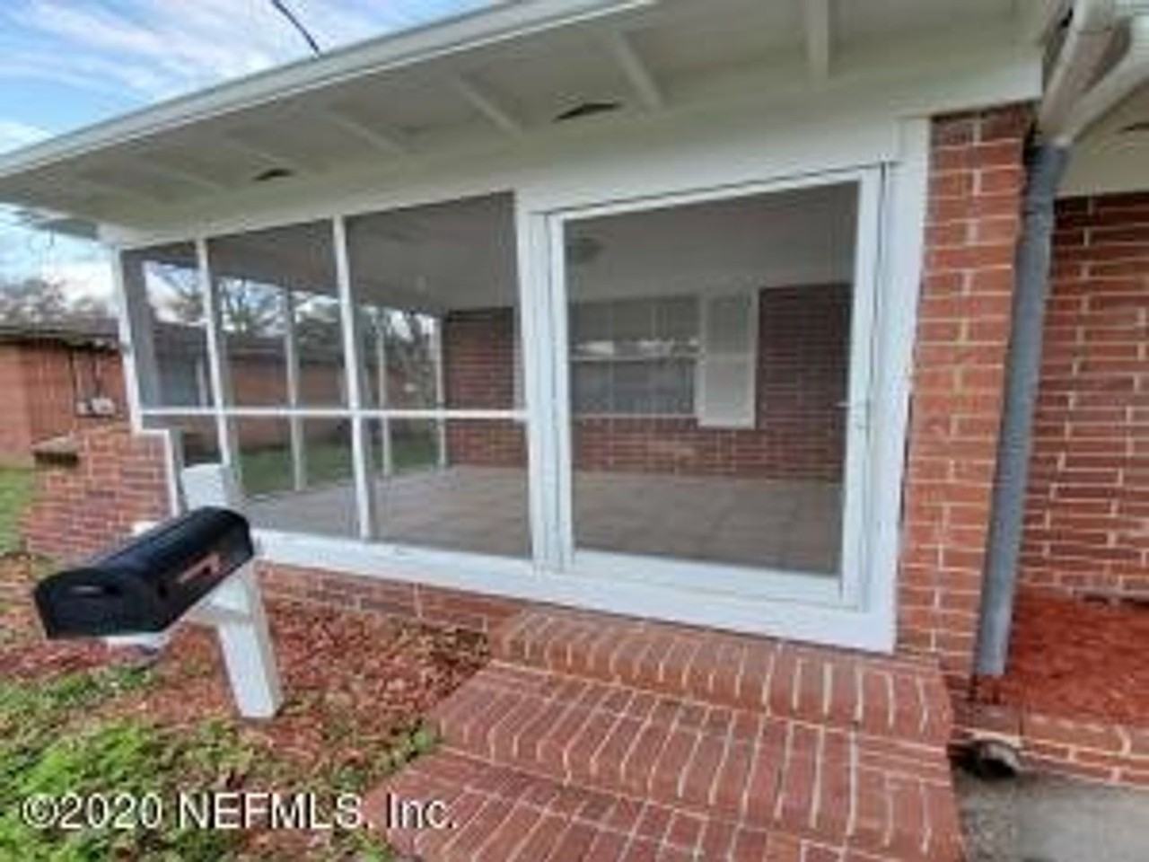 3253 Corby St - Photo 3 of 17