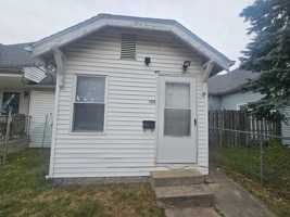 featured image of 1020 W 5th St