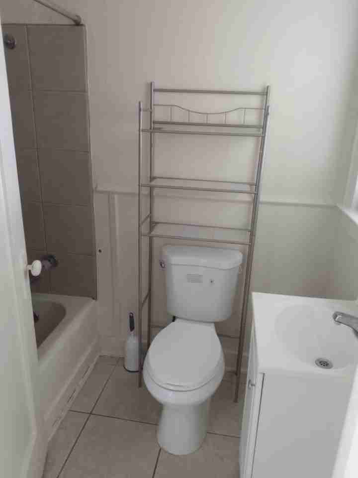 115 W Bush St - Photo 3 of 14