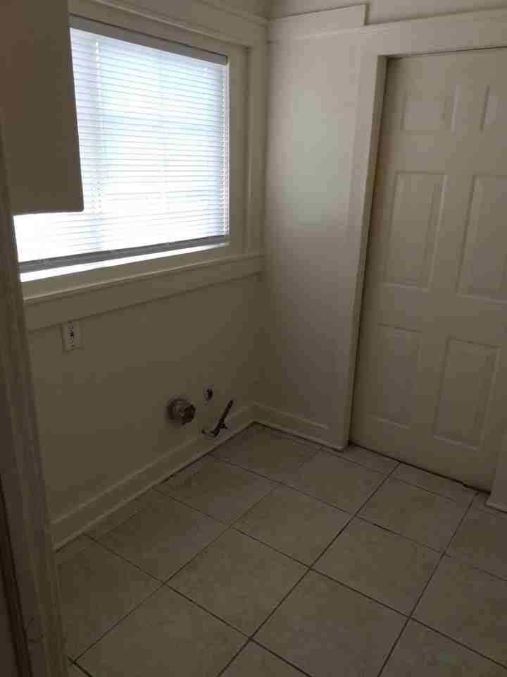 115 W Bush St - Photo 6 of 14