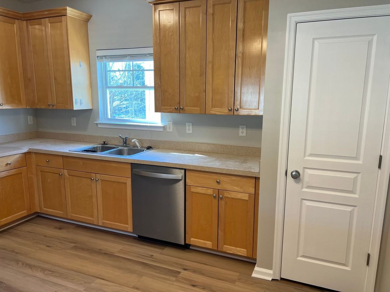 4504 Lee Ave - Photo 2 of 18