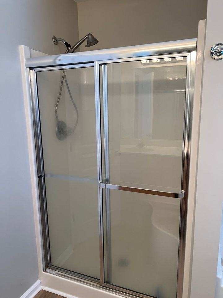 4504 Lee Ave - Photo 5 of 18