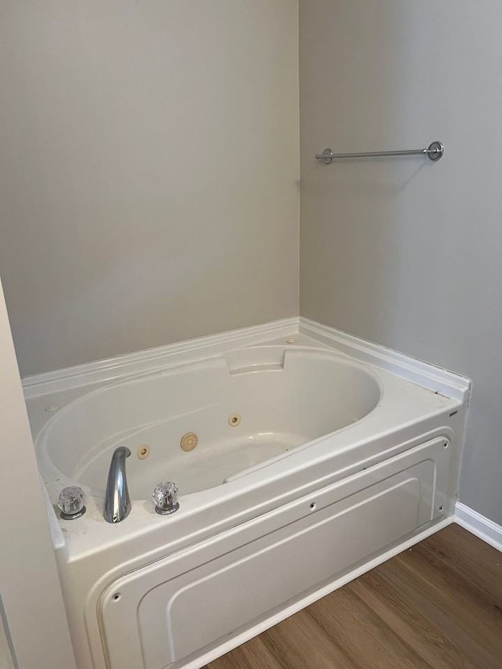 4504 Lee Ave - Photo 6 of 18