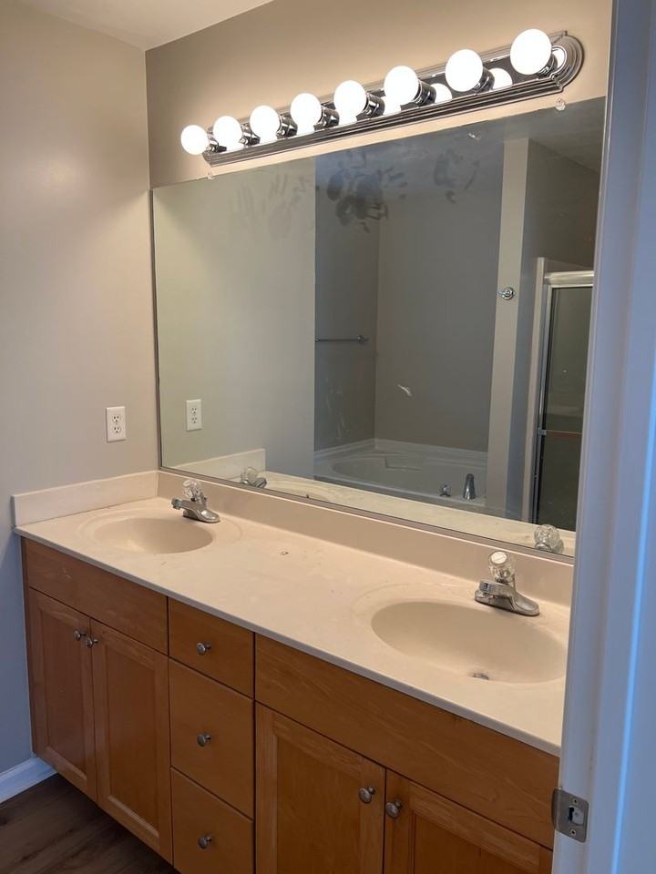 4504 Lee Ave - Photo 7 of 18