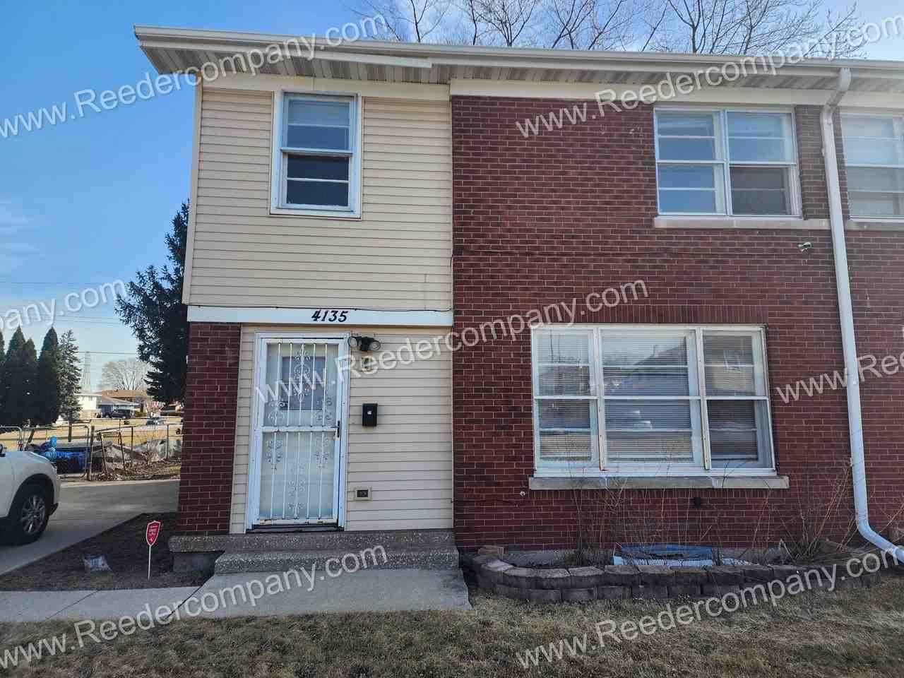 4135 Grace St - Photo 2 of 15