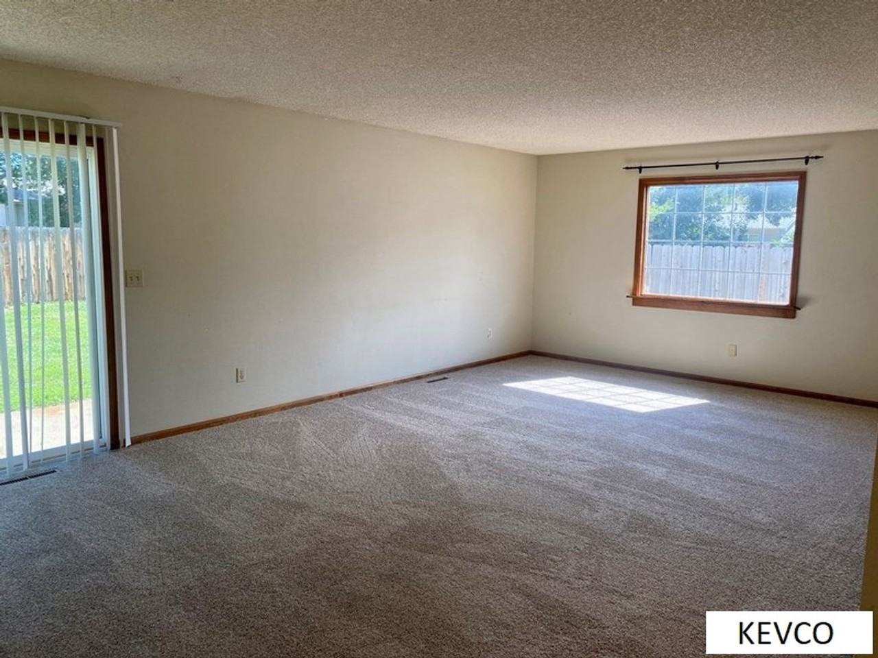 3012 Stadium Ct - Photo 2 of 19