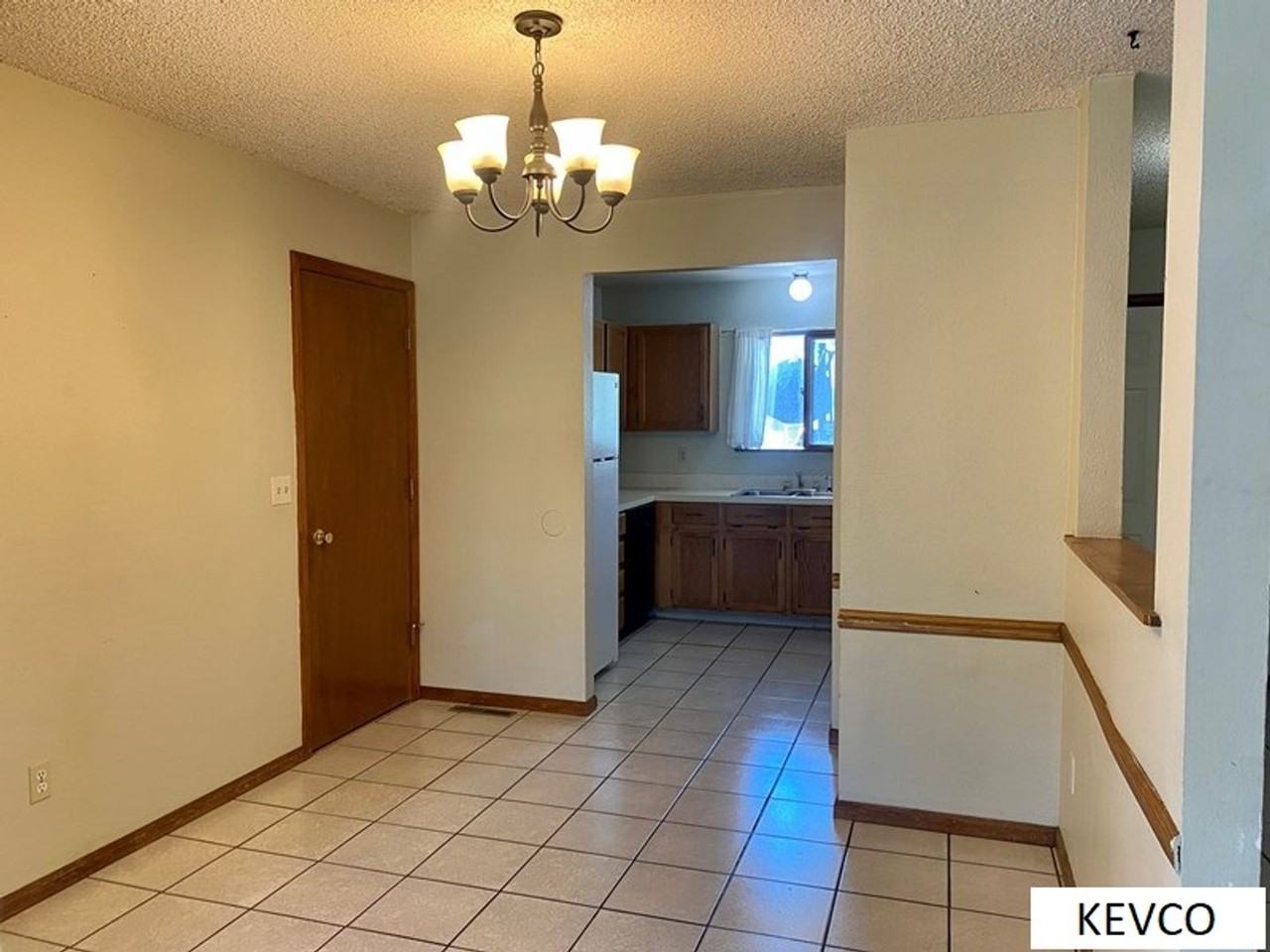 3012 Stadium Ct - Photo 4 of 19