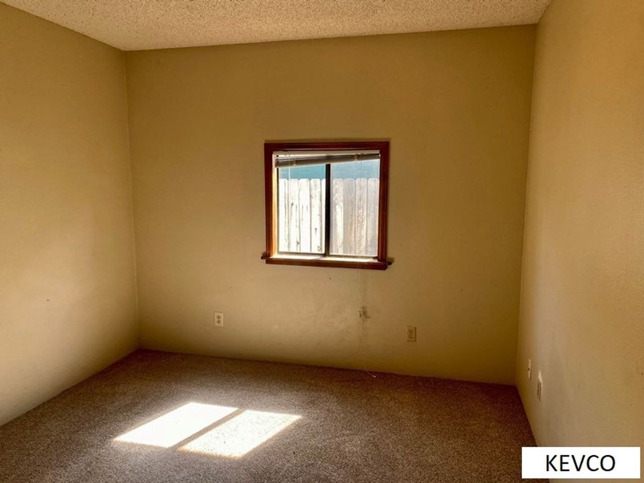 3012 Stadium Ct - Photo 7 of 19