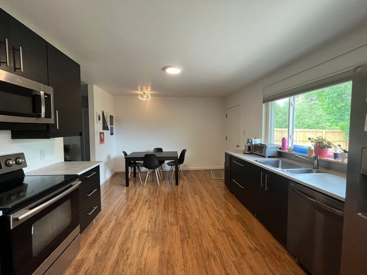 1036 Castlerock Dr - Photo 3 of 9