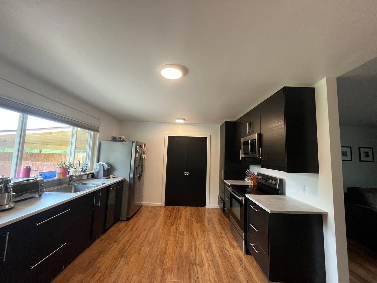 1036 Castlerock Dr - Photo 4 of 9