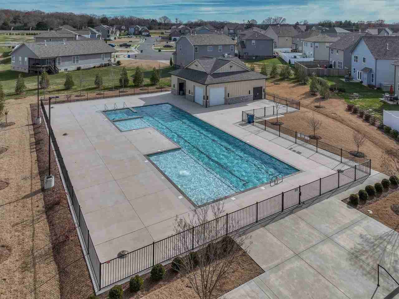 361 361 Dearborn Station Dr - Photo 3 of 50