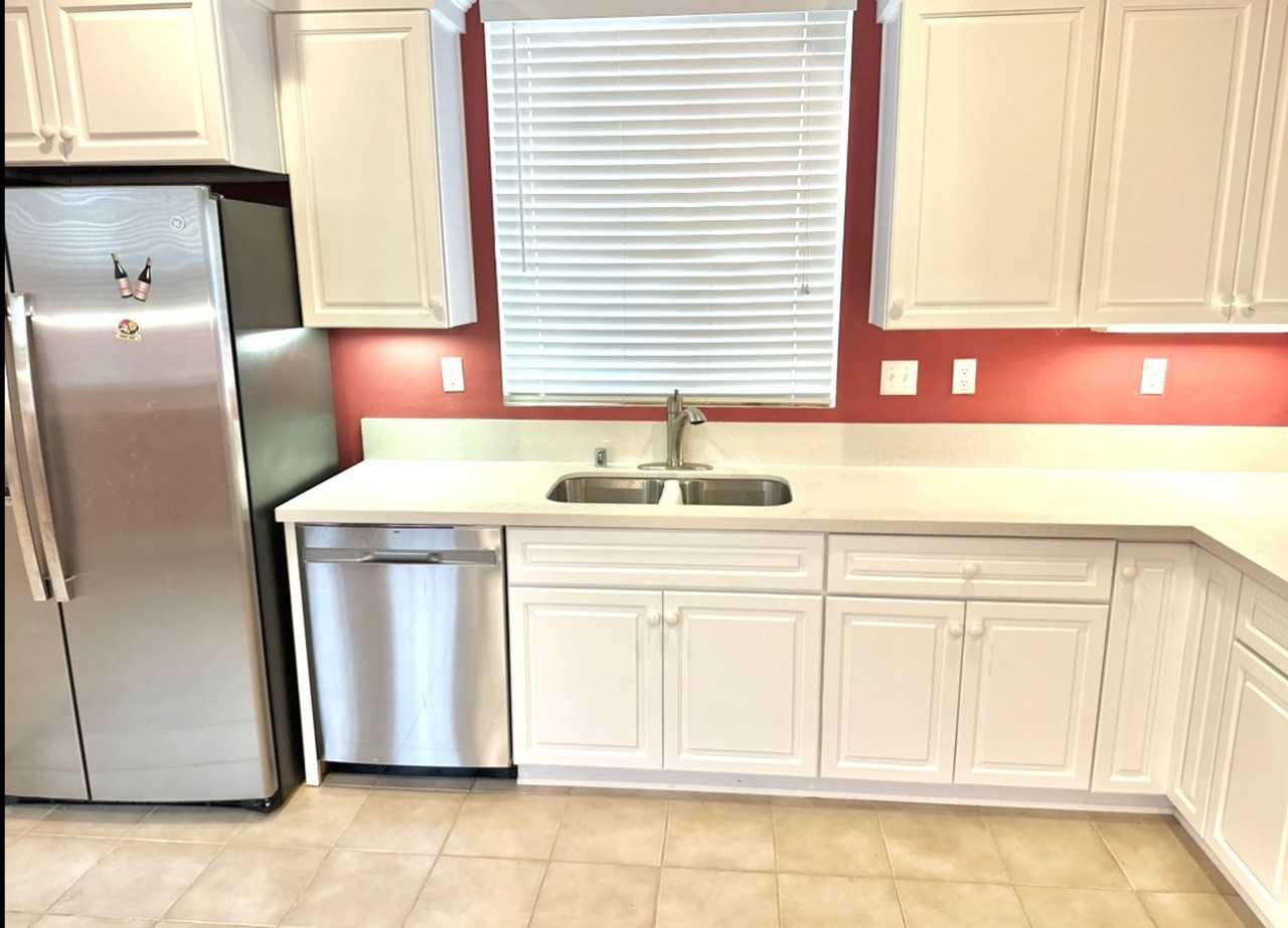 18468 Hillview Ln - Photo 4 of 20