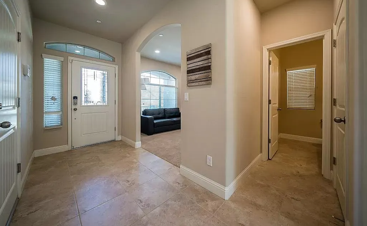 1201 N Academy Dr - Photo 3 of 14