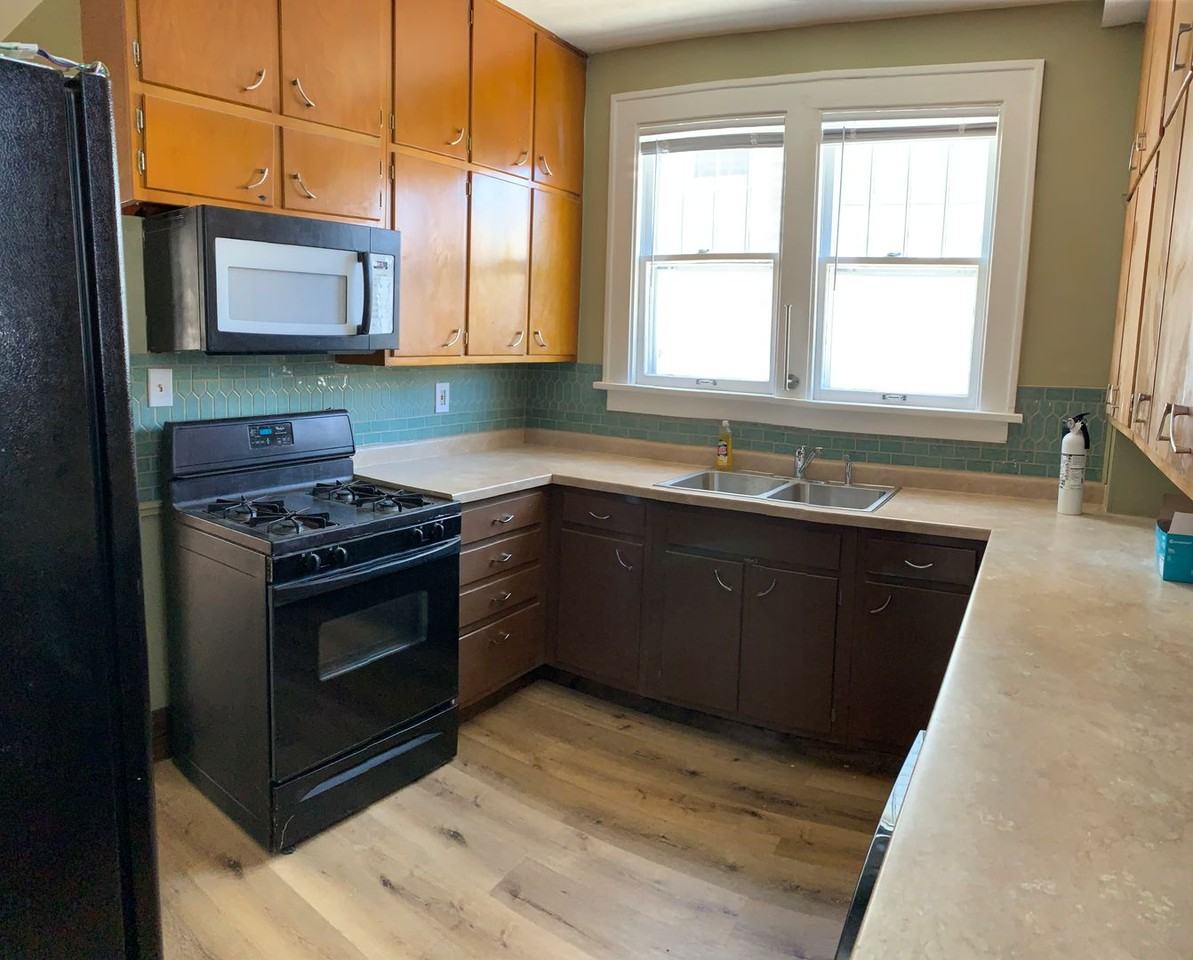 110 W Columbia Ave - Photo 5 of 8