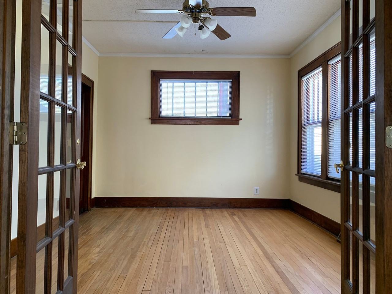 110 W Columbia Ave - Photo 6 of 8