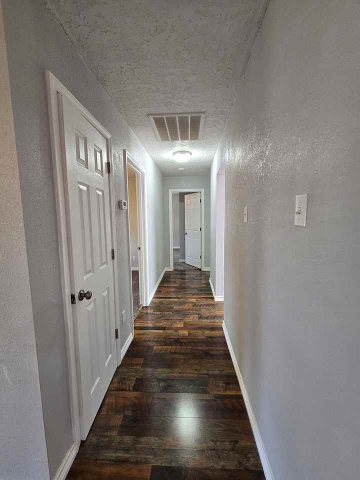 309 W Plaza Dr - Photo 6 of 16