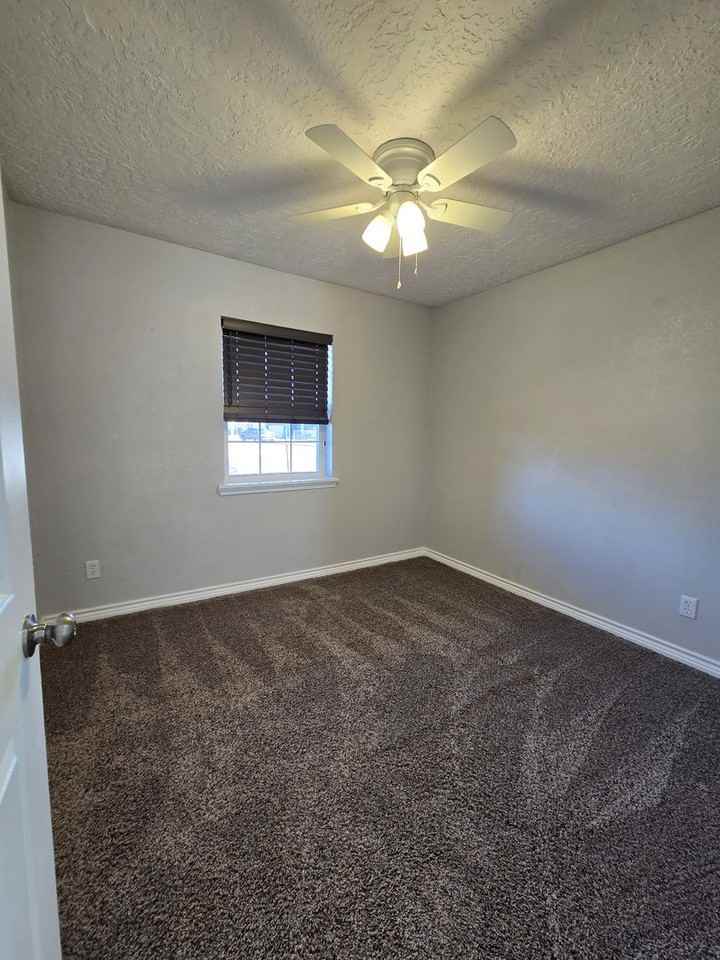 309 W Plaza Dr - Photo 7 of 16