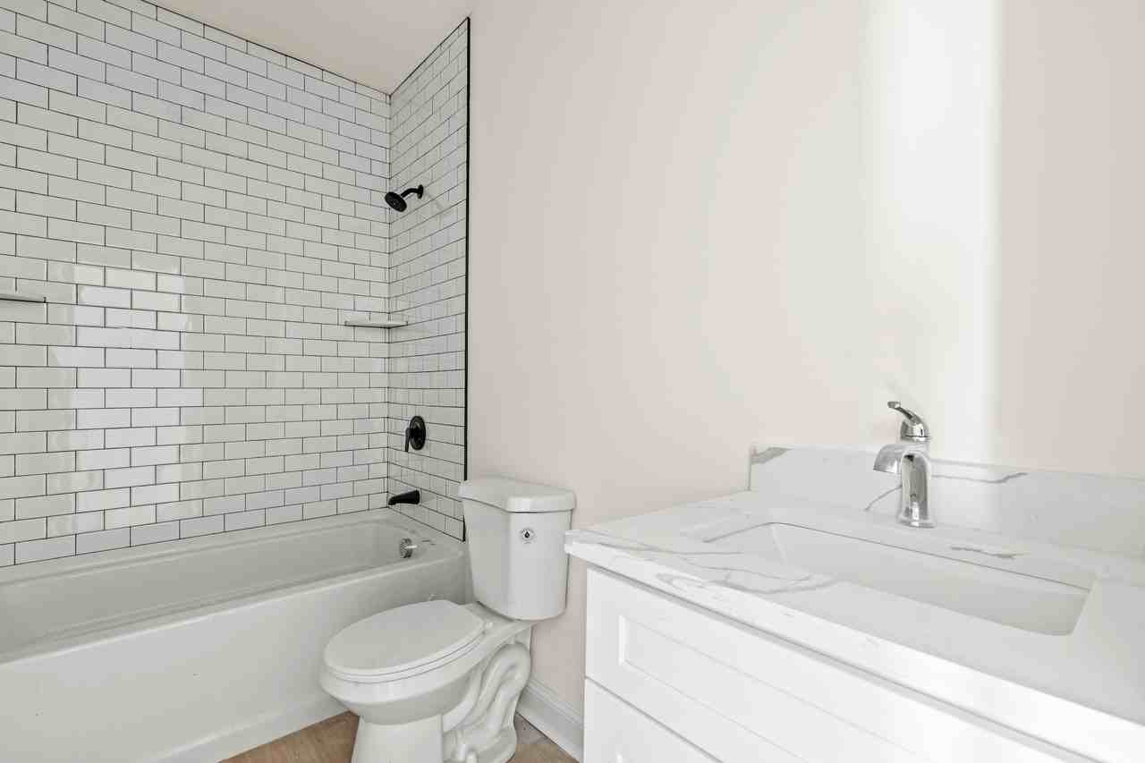 84 Maple Avenue - Photo 2 of 34