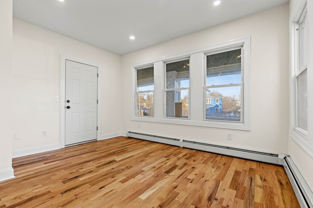 84 Maple Avenue - Photo 7 of 34