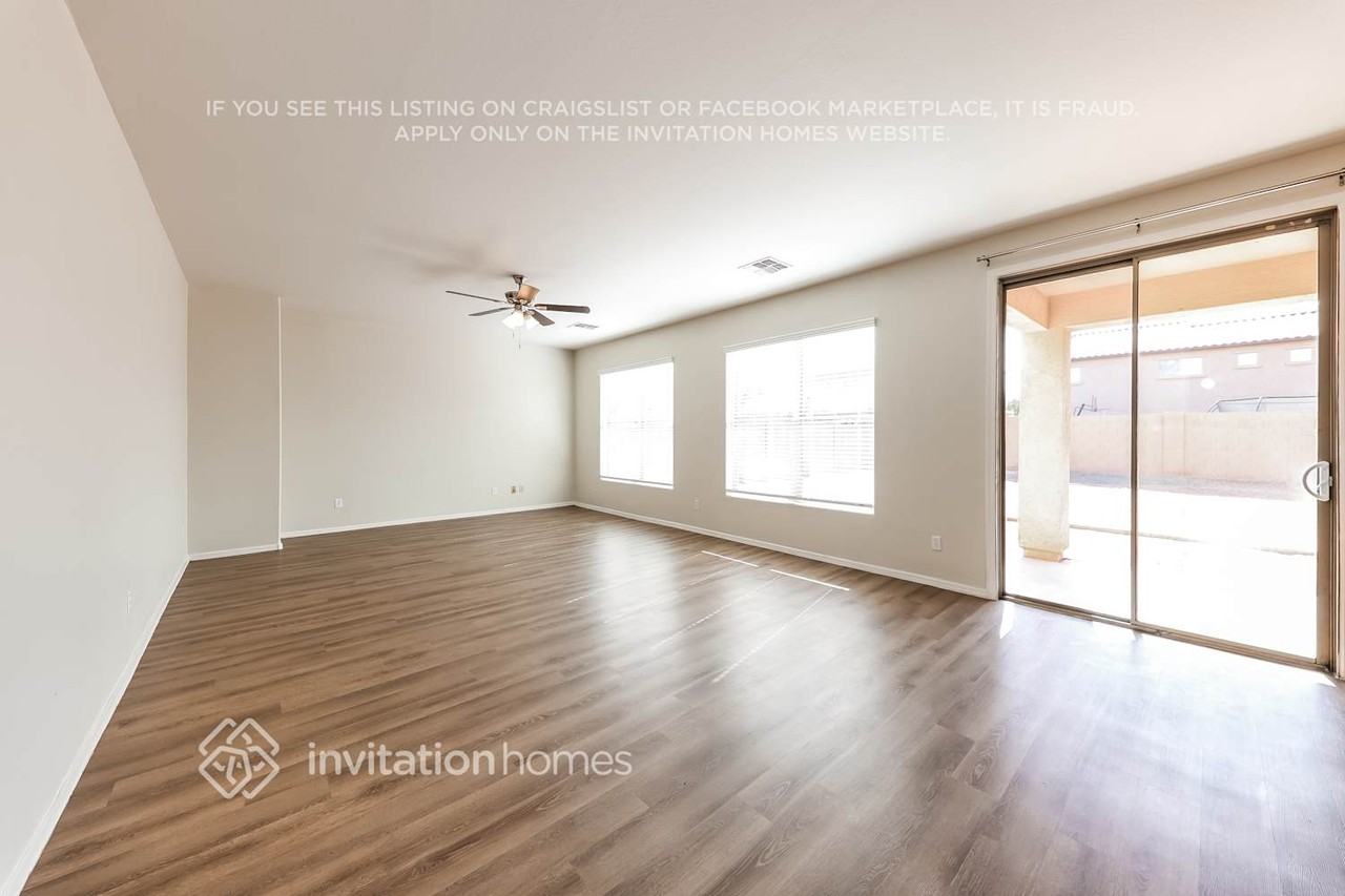 11759 W Apache St - Photo 2 of 9