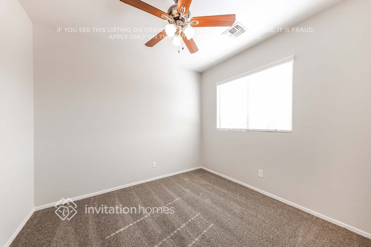 11759 W Apache St - Photo 5 of 9