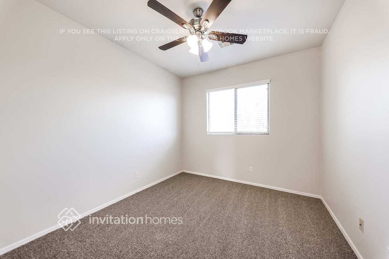 11759 W Apache St - Photo 7 of 9