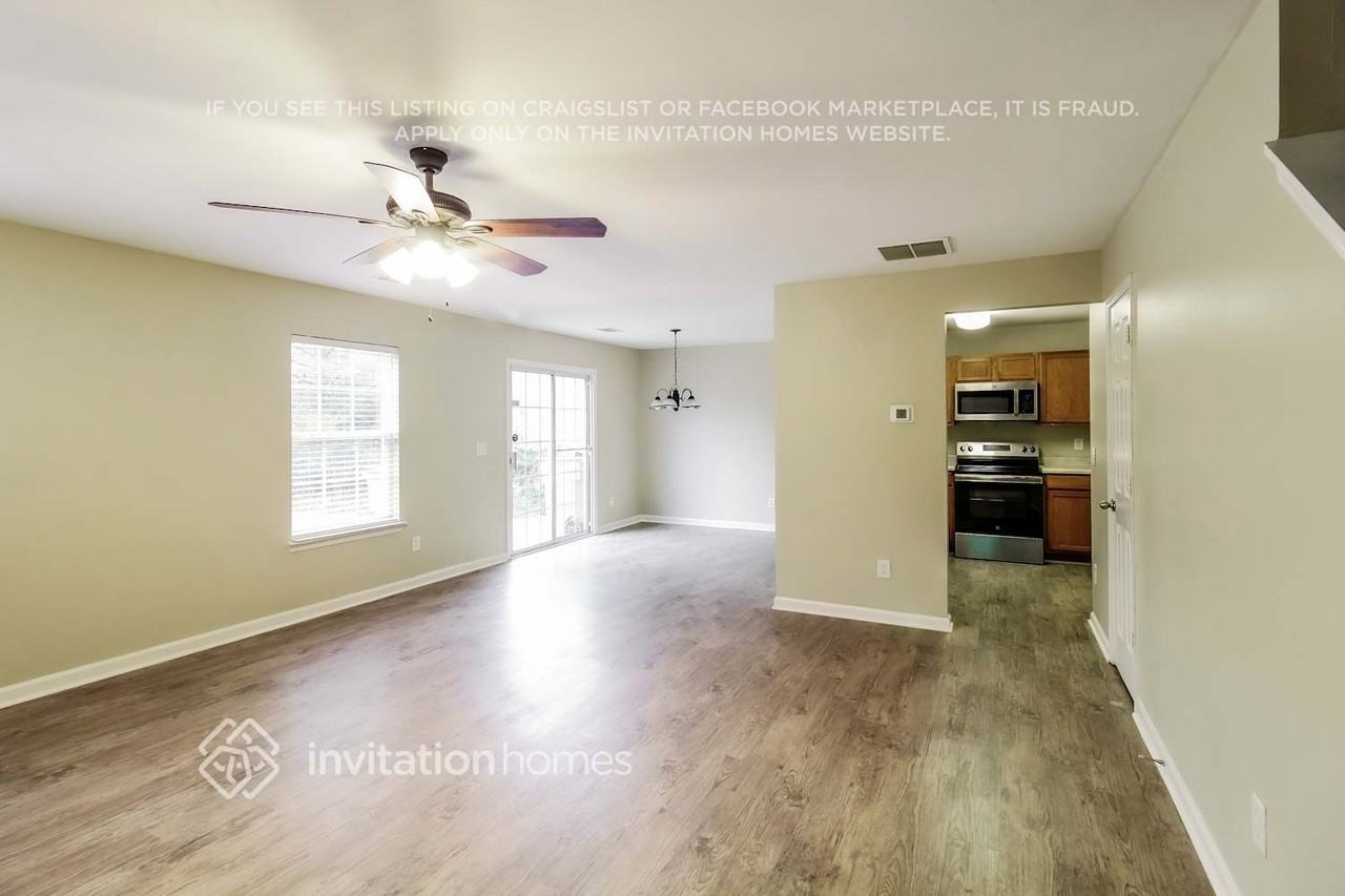 2860 Englewood Dr - Photo 2 of 16