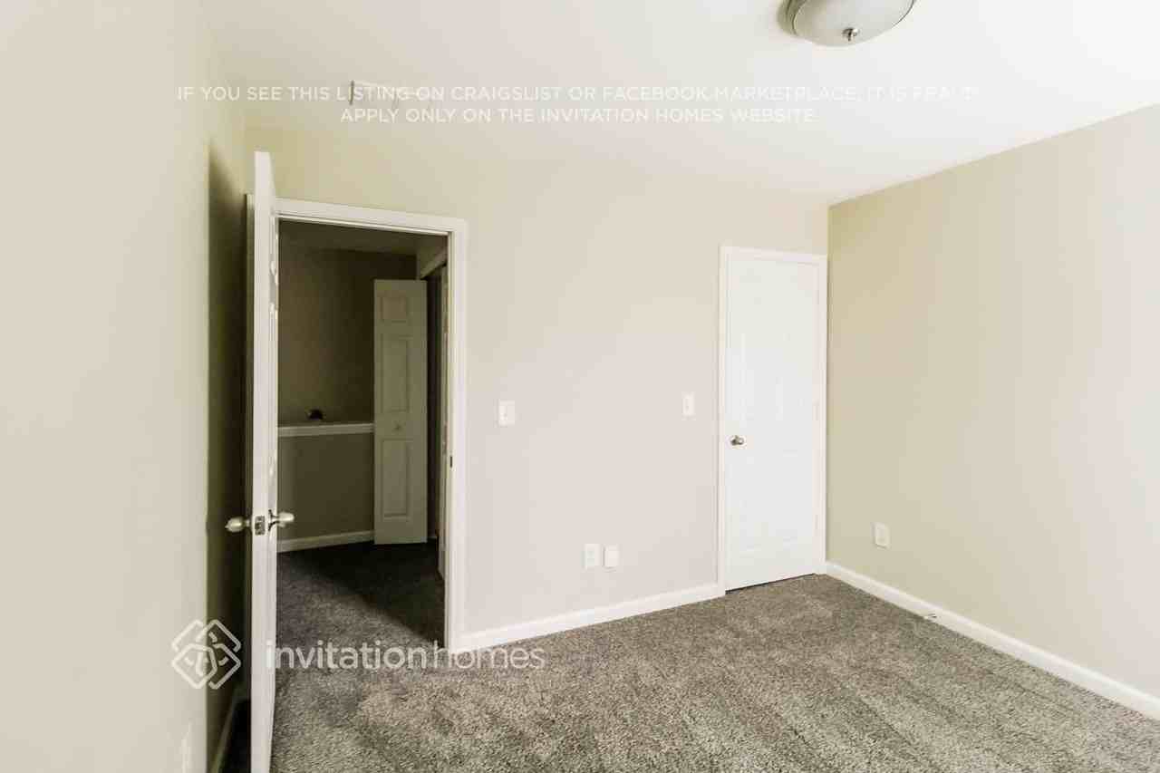 2860 Englewood Dr - Photo 7 of 16