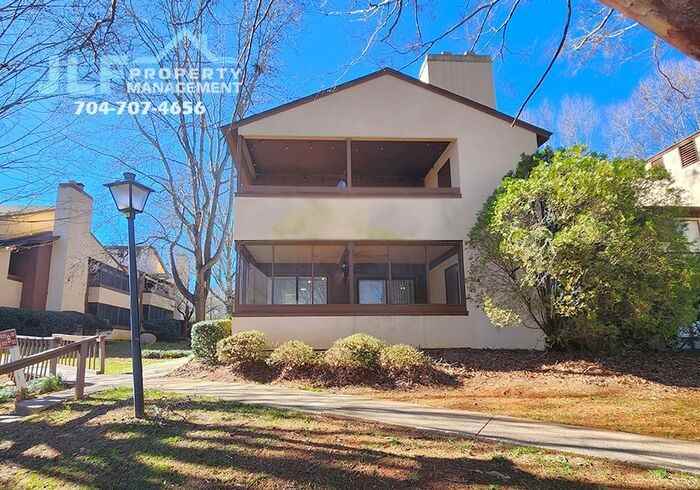 5721 Dockside Dr - Photo 3 of 32