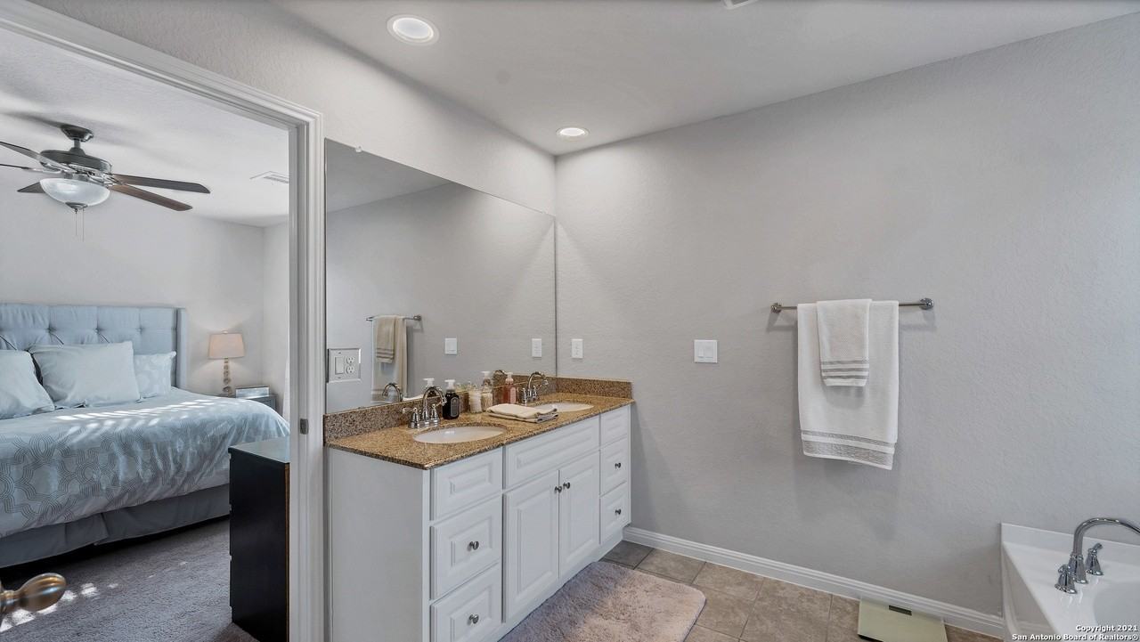 10226 Relic Oaks #NA - Photo 4 of 20