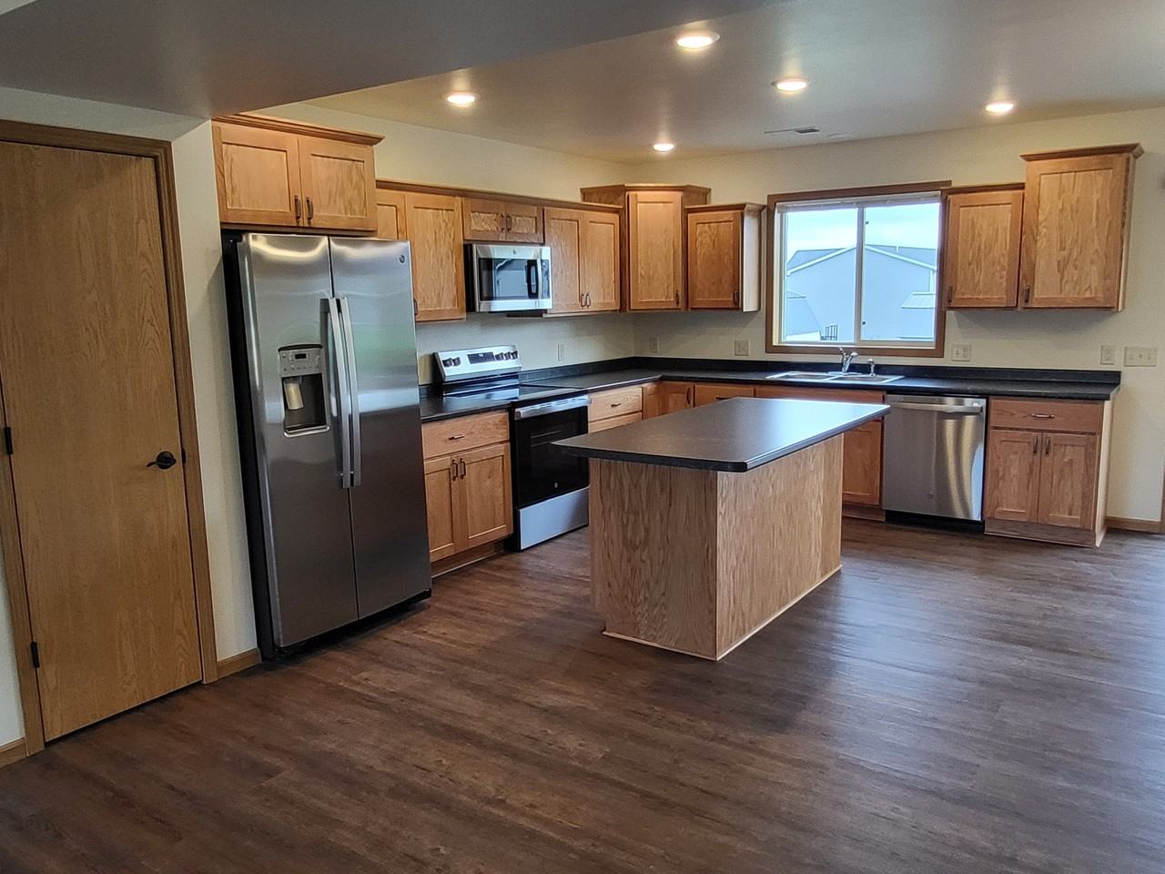 133 Sunflower St - Photo 3 of 16