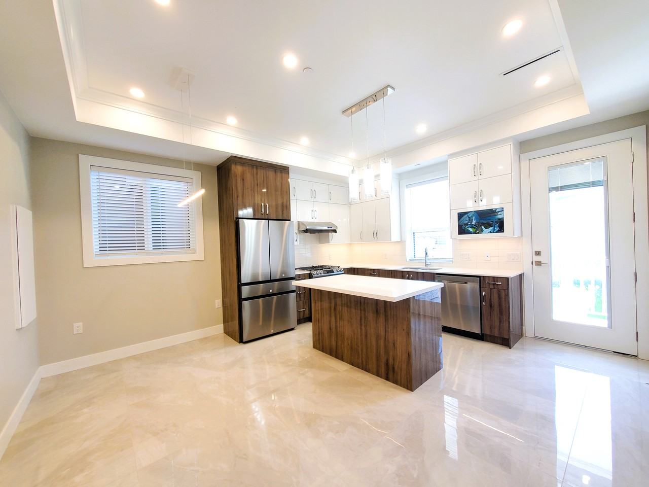 2216 East 38th Avenue - Photo 2 of 18