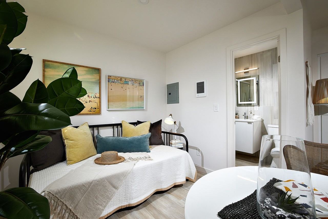 Newly Renovated Community 2 Blocks From The Beach! - Photo 7 of 43