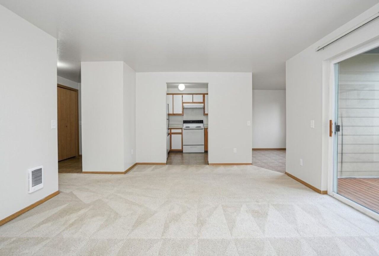 102-Mountain View Apts - Photo 2 of 23