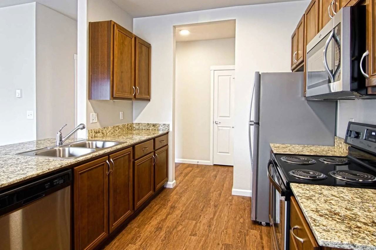 RIVER VALLEY TERRACE - Photo 6 of 40