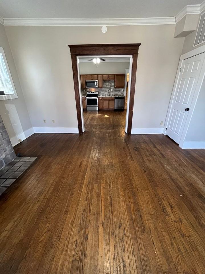 1362 College Street - Photo 4 of 23