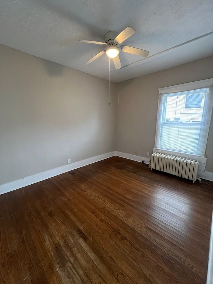 1362 College Street - Photo 5 of 23